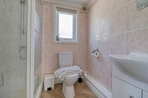 Lodge- click for photo gallery